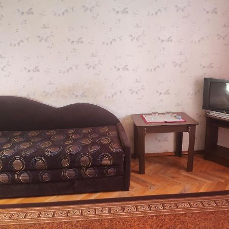 Комунальне Підприємство Готель Україна Zolocsiv Kültér fotó